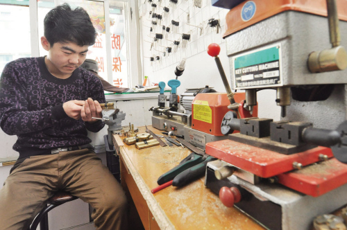 望谟开锁公司开锁店为啥“牛号”频现 听开锁师傅讲什么锁最防盗