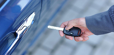 望谟开锁公司汽车钥匙锁在车里了怎么办？如何开汽车锁